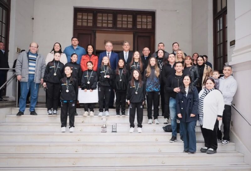 Diputados reconocieron a las campeonas nacionales del Mini Básquet Femenino