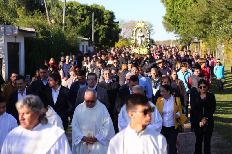 San Cayetano: Pedro valoró “el trabajo, la solidaridad y la esperanza del pueblo”