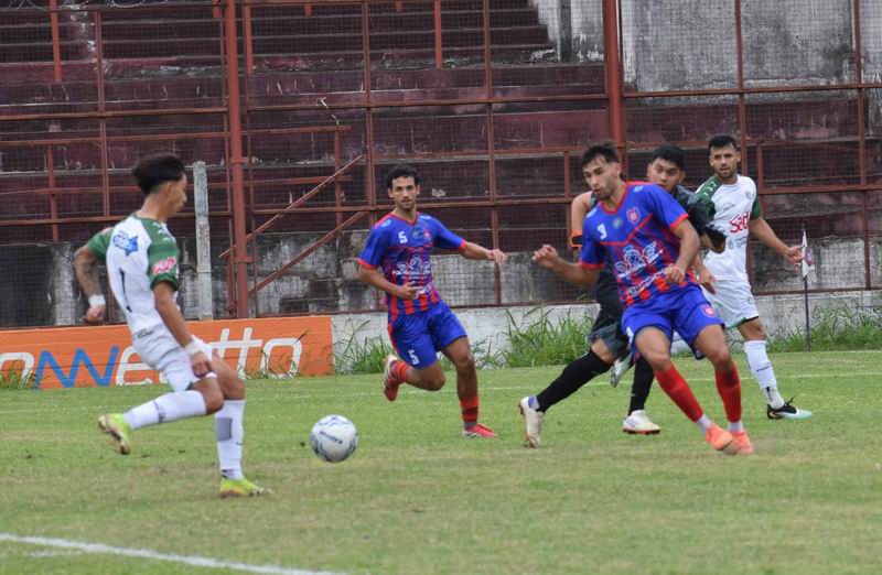 Huracán Corrientes y Mandiyú no pasaron del empate en el «Gigante»