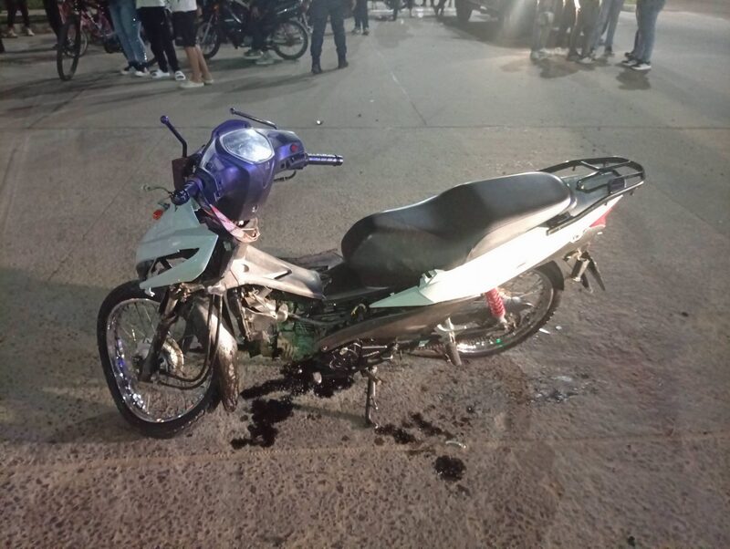 Un adolescente murió en el choque entre una moto y una camioneta