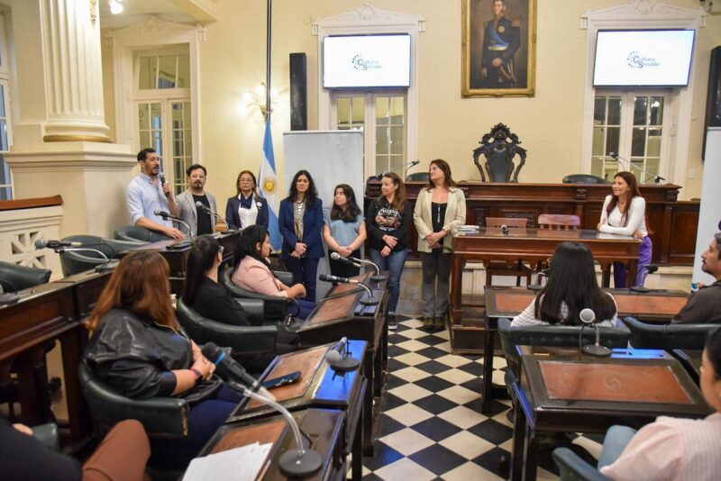 La Legislatura recibió a los primeros pasantes universitarios