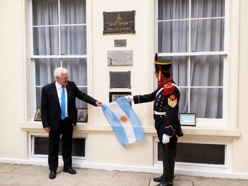 El Poder Judicial de Corrientes homenajeó a San Martín en Francia