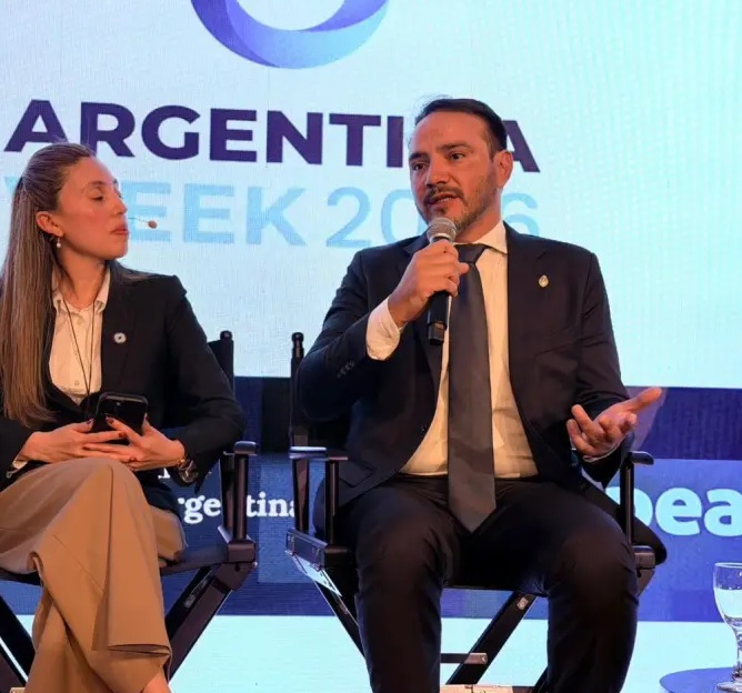 Valdés confirmó su viaje a París: para promocionar el potencial correntino en Europa