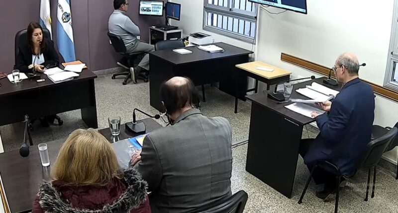 Condenan a docente que pedía coimas a las alumnas para aprobar exámenes