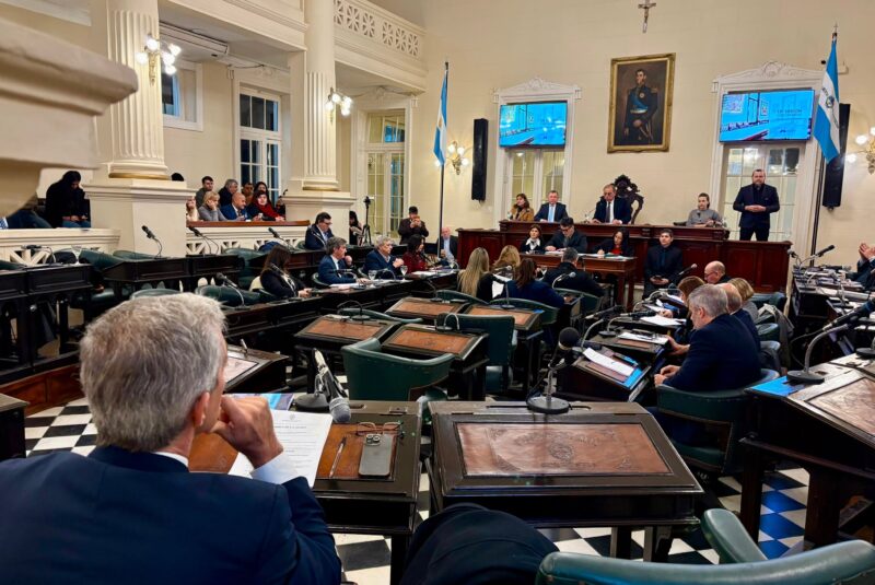 Presentaron proyecto para el desendeudamiento familiar
