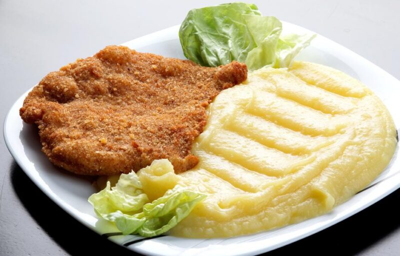 ¿Con puré o con fritas?: alistan detalles para elegir la mejor milanesa de Corrientes