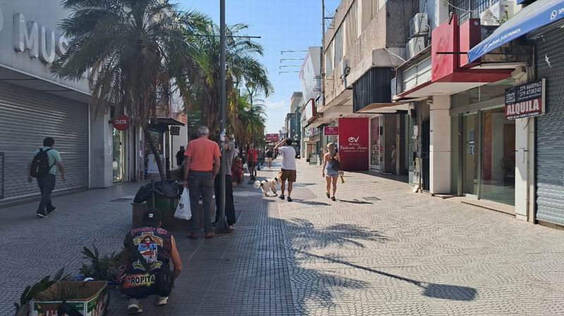 El comercio se corre de las cuatro avenidas y crece en la periferia