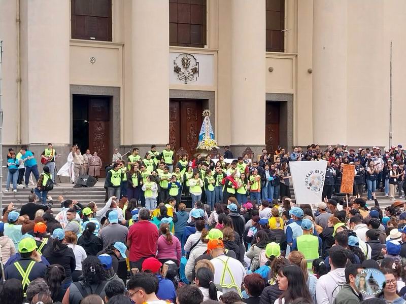 «Un futuro digno»: el contundente manifiesto de los jóvenes en Itatí