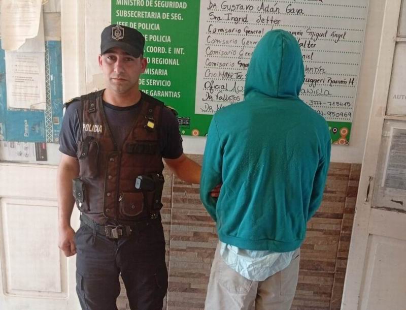 Fue a encontrarse con una mujer y la pareja de ella lo atacó a balazos