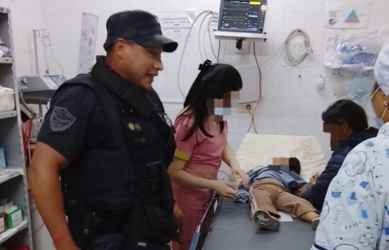 Policías salvaron la vida a una bebé que no podía respirar