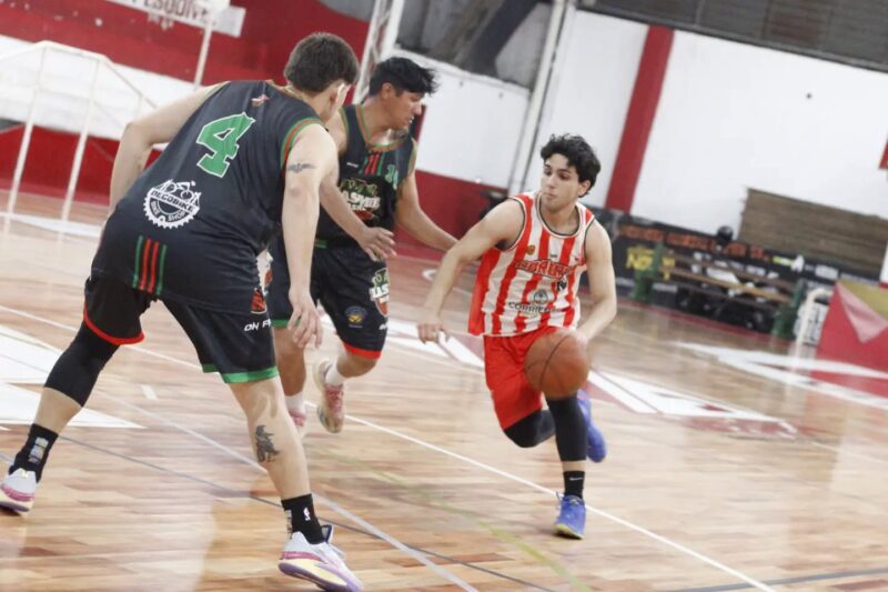 Córdoba fue apabullante y mantuvo el invicto y la punta