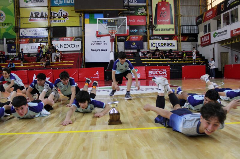 Regatas es campeón provincial Sub 14 en vóley y clasificó a los Evita