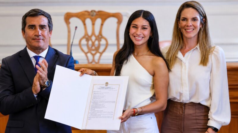 Azul Luque fue distinguida como «Joven de Honor» en Corrientes