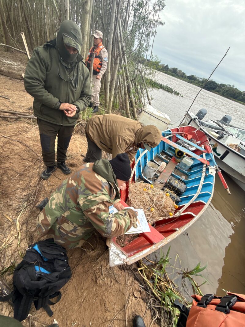 Intensifican los controles de pesca en el Paraná por la veda extraordinaria