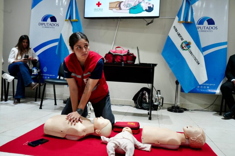 Agentes legislativos se capacitaron en RCP y primeros auxilios