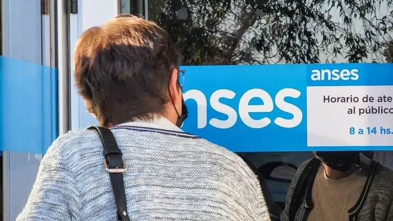 Jubilaciones y asignaciones: cuánto cobrarán desde este mes con el nuevo aumento