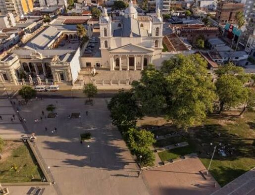 Miércoles húmedo y despejado