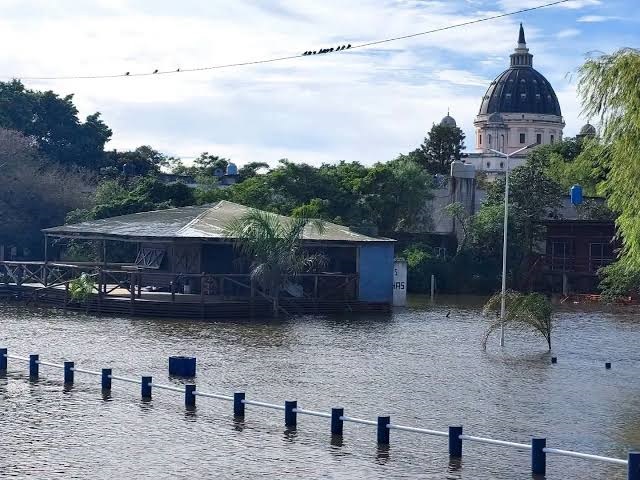 La Basílica de Itatí funciona con normalidad a pesar de la crecida