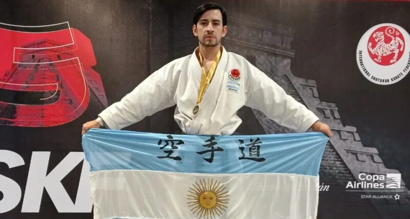 Nicolás Barrios Baranda, en lo más alto del podio en el Mundial de Karate