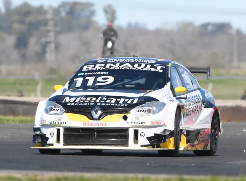 Humberto Krujoski dominó el primer ensayo en el Turismo Carretera 2000