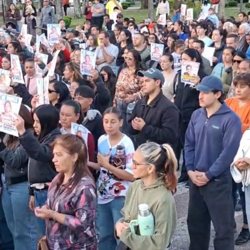 Multitudinaria marcha para pedir la pronta aparición con vida de la docente Nancy Estela Godoy