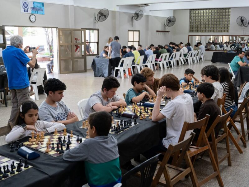 Más de 100 jugadores compitieron en la Copa 103° Aniversario del Regatas