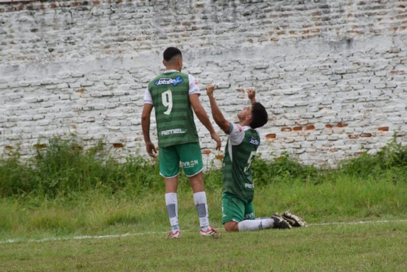 Mandiyú se adelantó en la serie ante Lipton