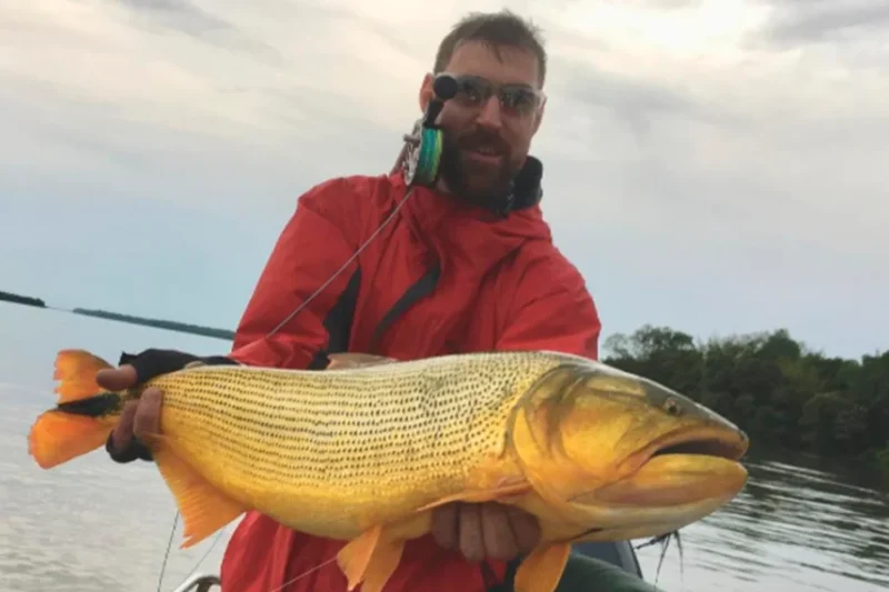 “Sigo pescando”: la reacción del “Chapu” Nocioni luego de chocar contra una lancha de Prefectura