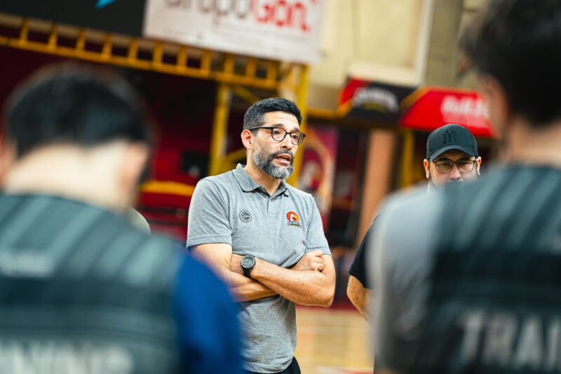 Carlos Miño asumió el mando técnico en San Martín