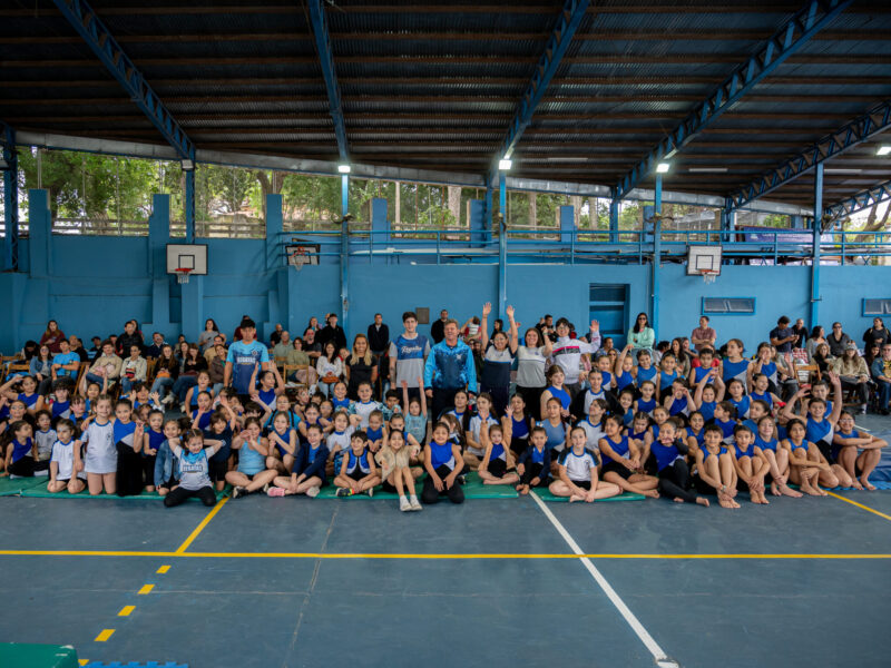 Exitosa muestra anual de gimnasia de trampolín en el Regatas