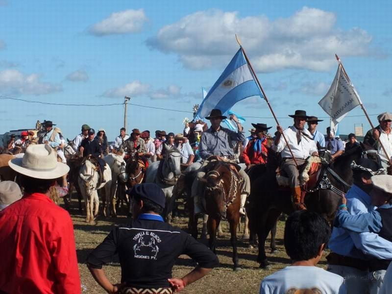 Con acto cívico y desfile, Sauce festeja los 145 años de su creación
