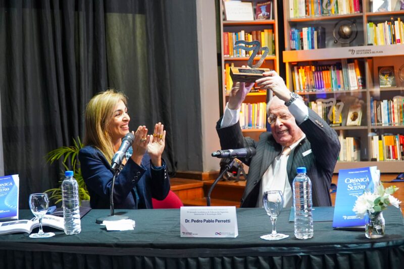 La Cuenca realizó la IV Jornada Académica en homenaje a su Rector Fundador