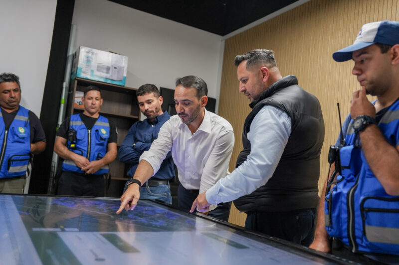 Emergencia hídrica: Valdés recorrió el COE y destacan el sistema de alerta temprana