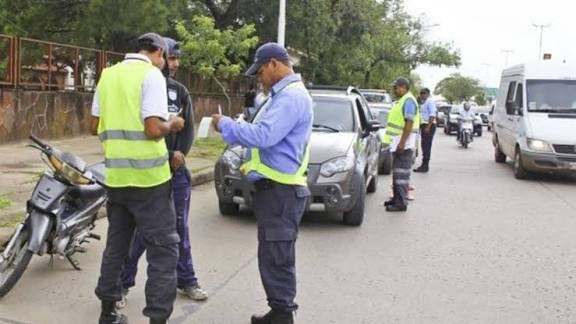 Controles de tránsito: qué documentación y elementos son obligatorios
