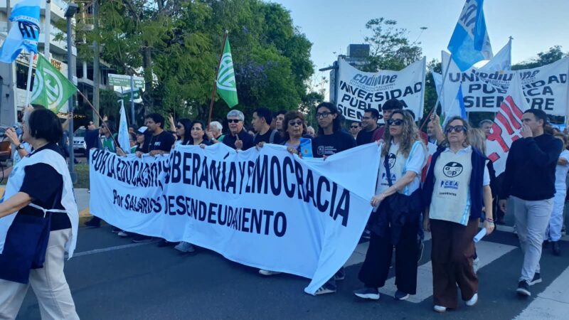 La quinta marcha federal universitaria se replicó en Corrientes y Resistencia